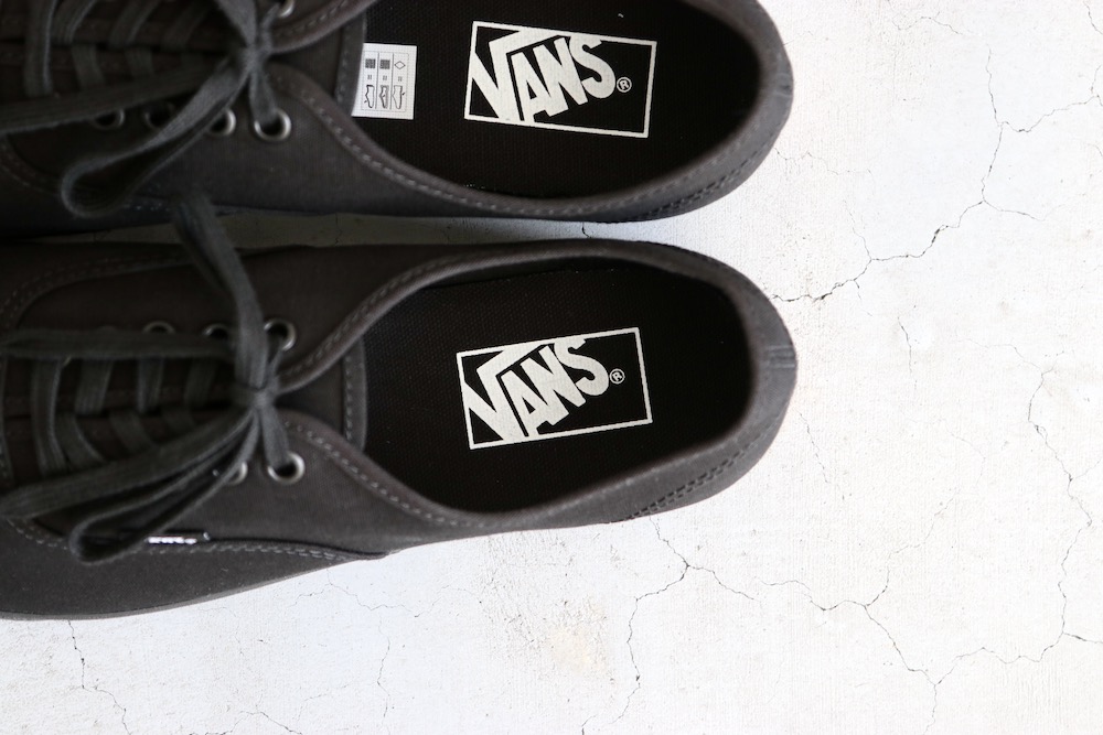 WOMEN'SVANS() "Authentic Lowpro -BLACK/BLACK-"