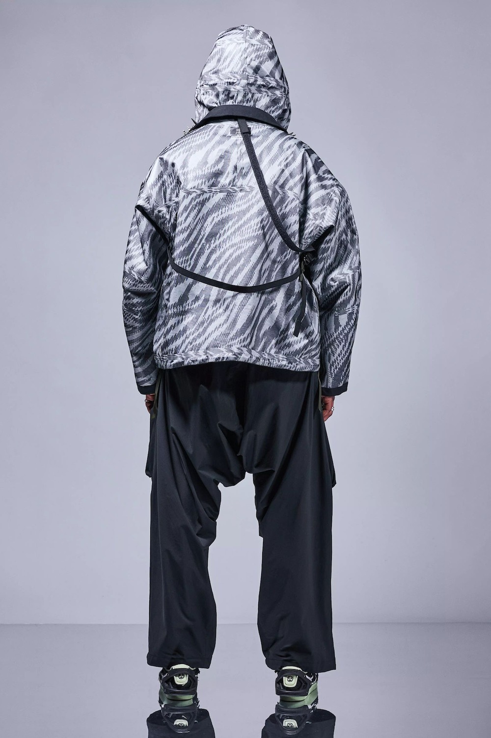 ACRONYM(˥) "J68W-BQ wide fir rider`s jacket -Xpore 3L CO face printed backer-"