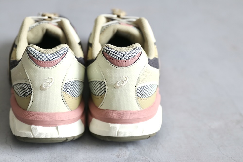 ASICS (�����å���) "GEL-SONOMA TR62"