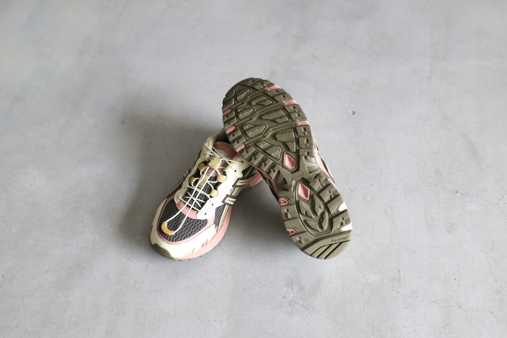 ASICS (�����å���) "GEL-SONOMA TR62"