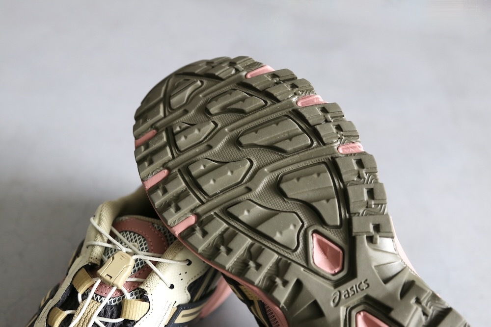 ASICS (�����å���) "GEL-SONOMA TR62"