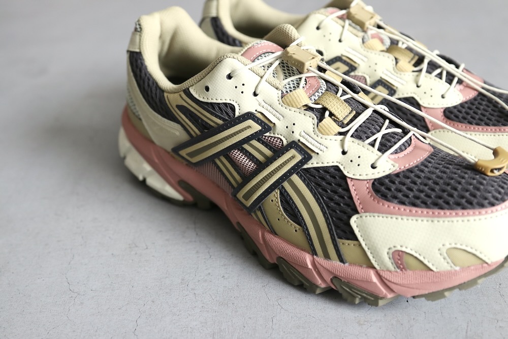 ASICS (�����å���) "GEL-SONOMA TR62"