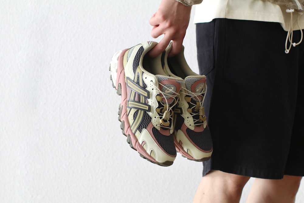 ASICS (�����å���) "GEL-SONOMA TR62"