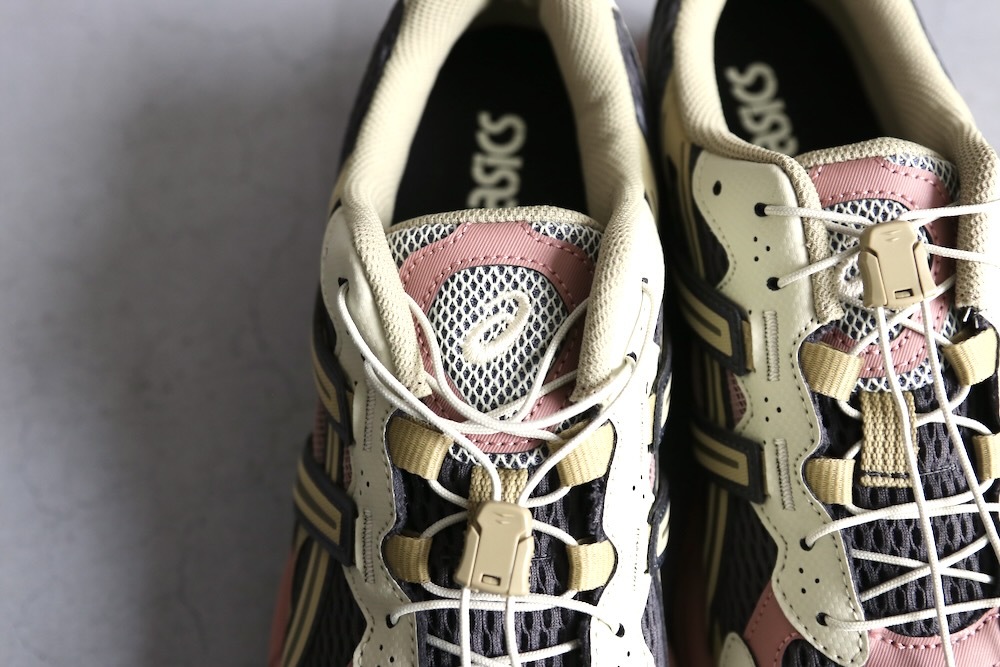 ASICS (�����å���) "GEL-SONOMA TR62"