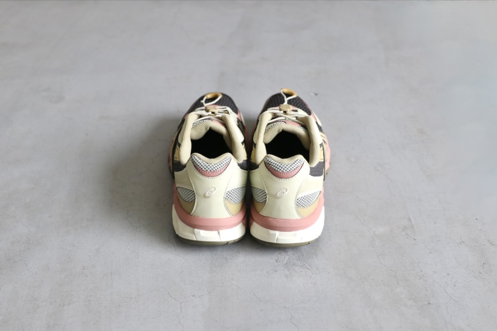 ASICS (�����å���) "GEL-SONOMA TR62"