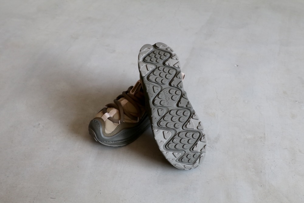HOKA(�ۥ�)"U ORA PRIMO -LIGHT ROAST / ASPHALT GREY-" 