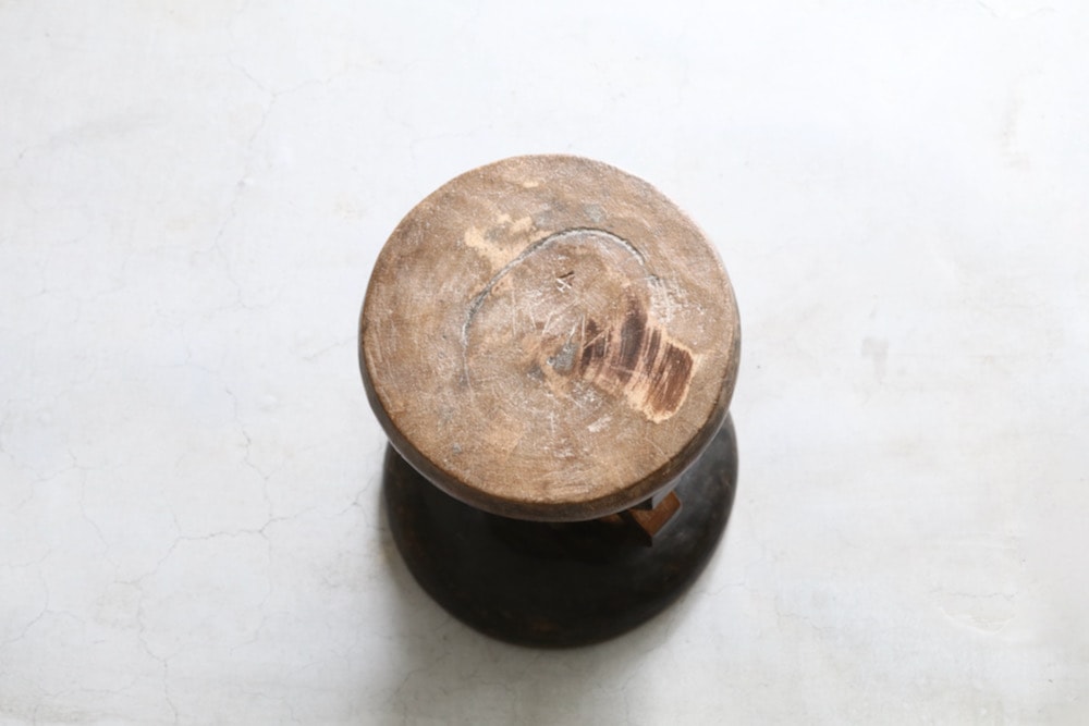 African Crafts (アフリカ工芸品) “トンガ族のスツール - LIGHT YEARS