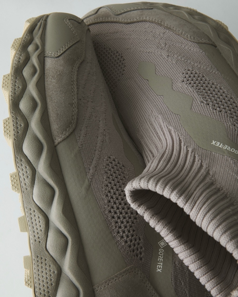 ��4.25 0:00 Release / limited��Mizuno �� nonnative (�ߥ��� �� �Υ�ͥ��ƥ���) "Mizuno �� nonnative WAVE MUJIN LS MID GTX"