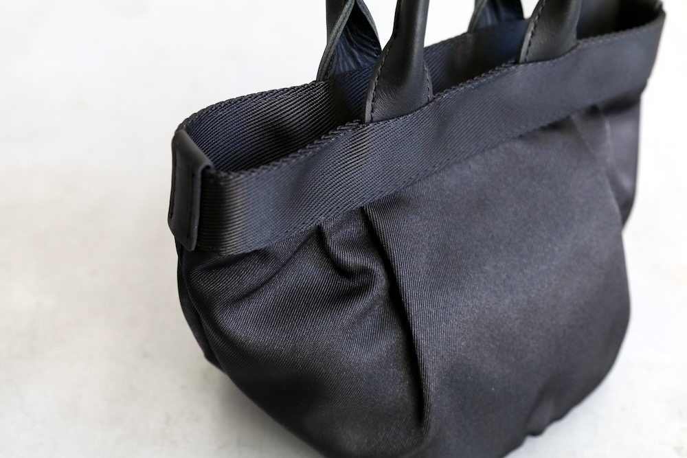 HenderScheme(���������������) "2tuck tote S"