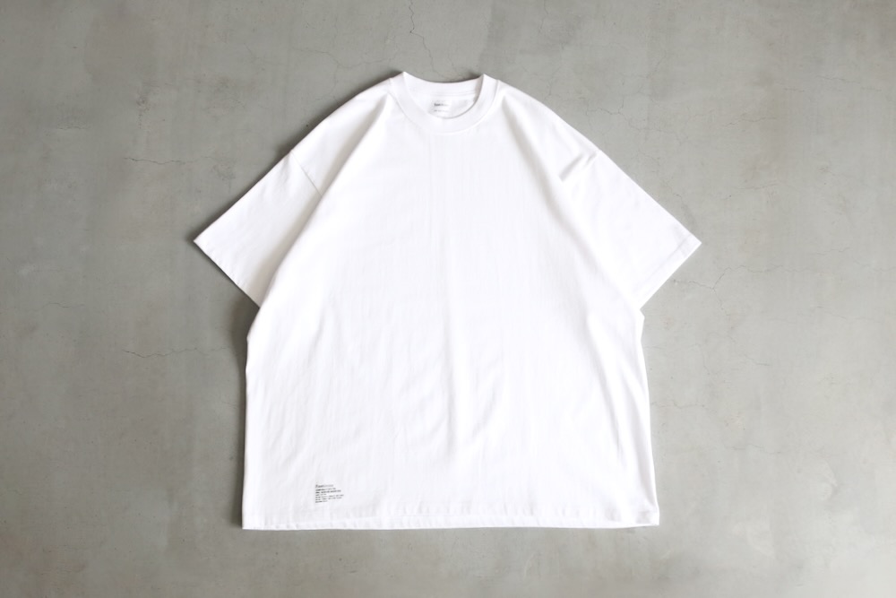��EXCLUSIVE / W.M ������FreshService(�ե�å��奵���ӥ�) "2-PACK CORPORATE S/S TEE FOR_WONDERMOUNTAIN -WHITE & BLACK-"
