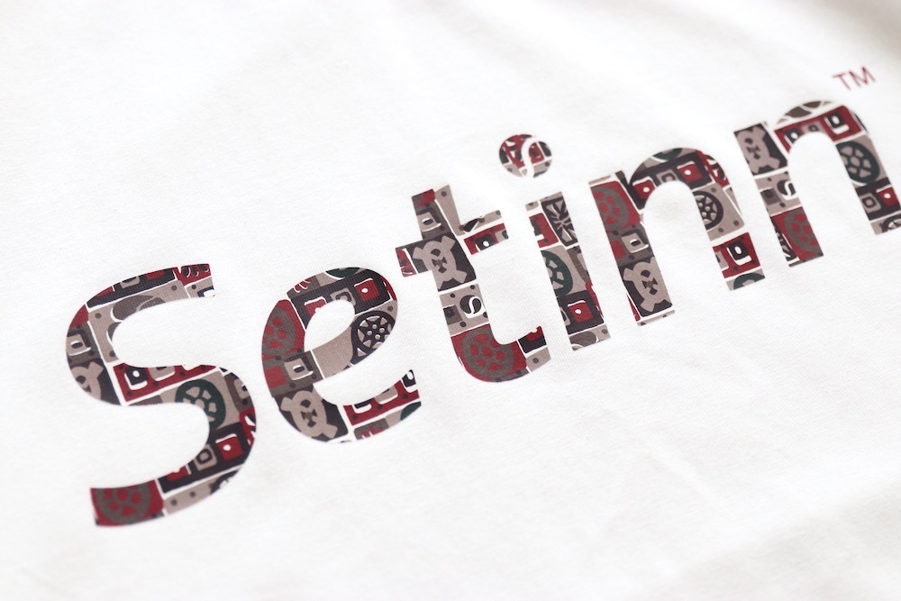 Setinn(åƥ) "Script Logo Tee"