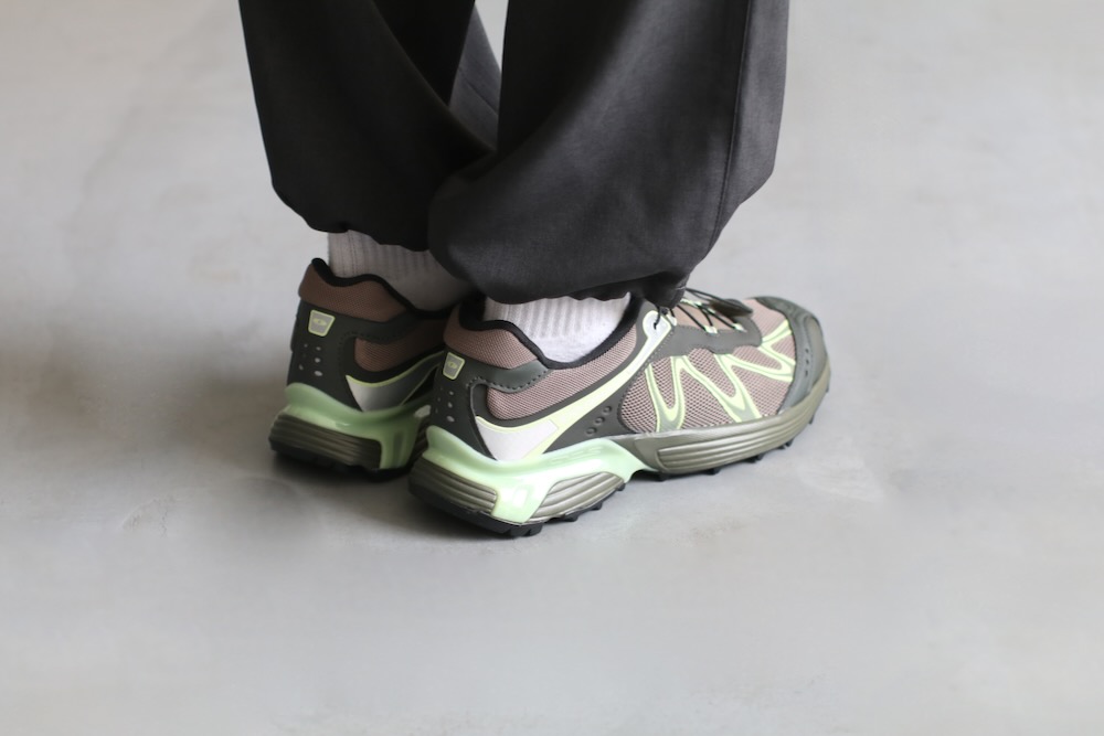 SALOMON(�������) "XT-WHISPER WALNUT / PEAT / BUTTERFLY"