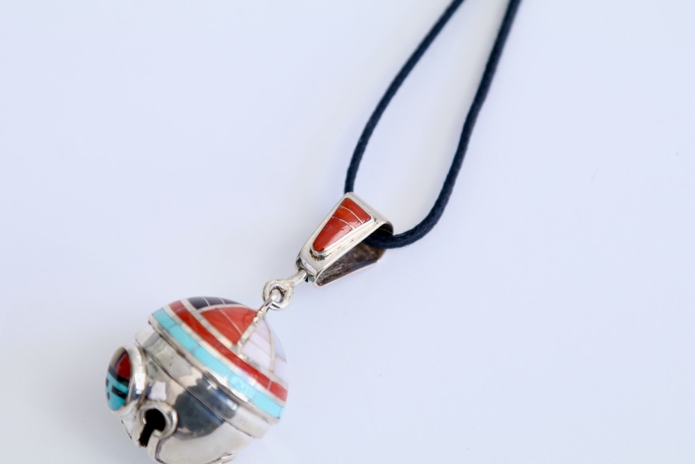 Indian Jewelry Don Dewa / ����ǥ����� ���奨�꡼�ɥ�ǥ�) "Bell Pendant"