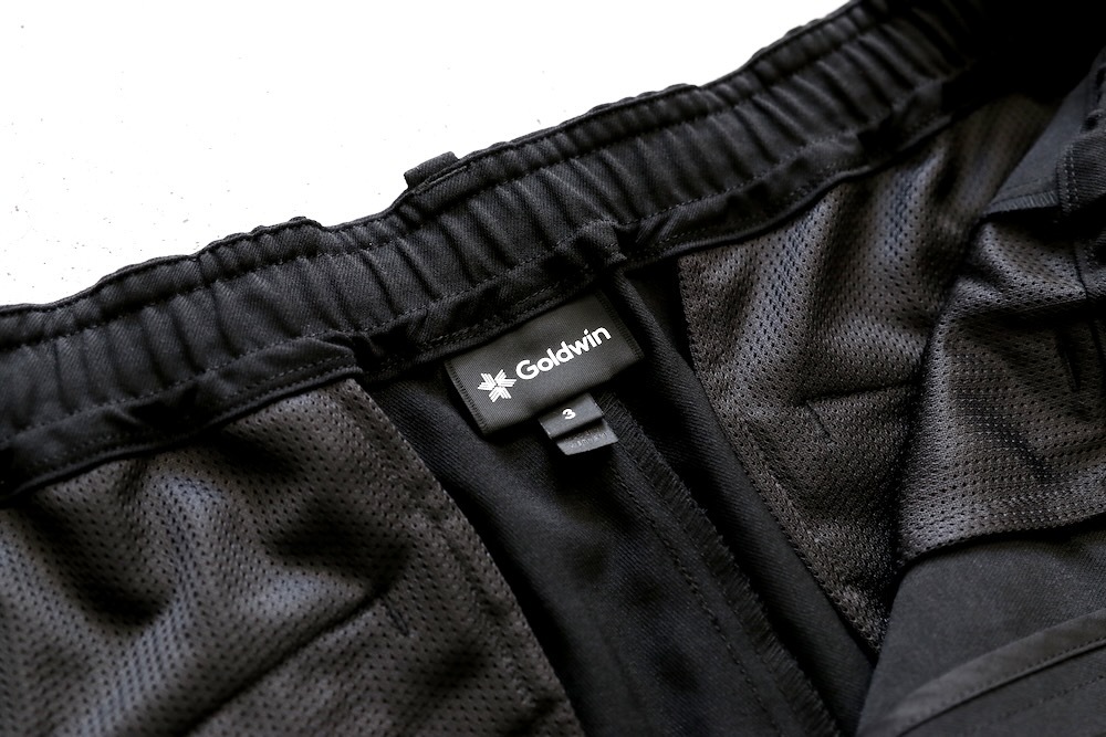 GOLDWIN (������ɥ�����) "One Tuck Straight Pants"