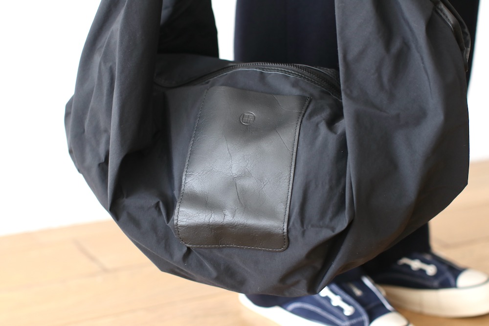 【未使用保管品】　yorozu 袴袋　ショルダーバッグ　ブラック 未使用保管品】 yorozu 袴袋 ショルダーバッグ ブラック 未使用保管品