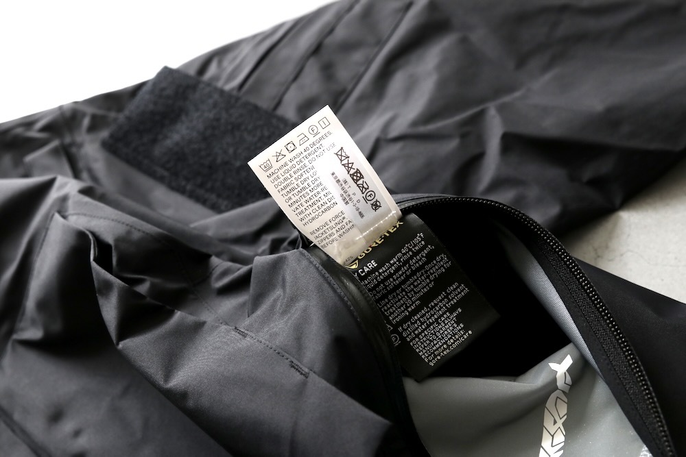 ��GORE-TEX��ACRONYM(�������˥���) "J14-GT profile fit interops jacket -Gore-tex new Proshell 3L Cknit backer-"