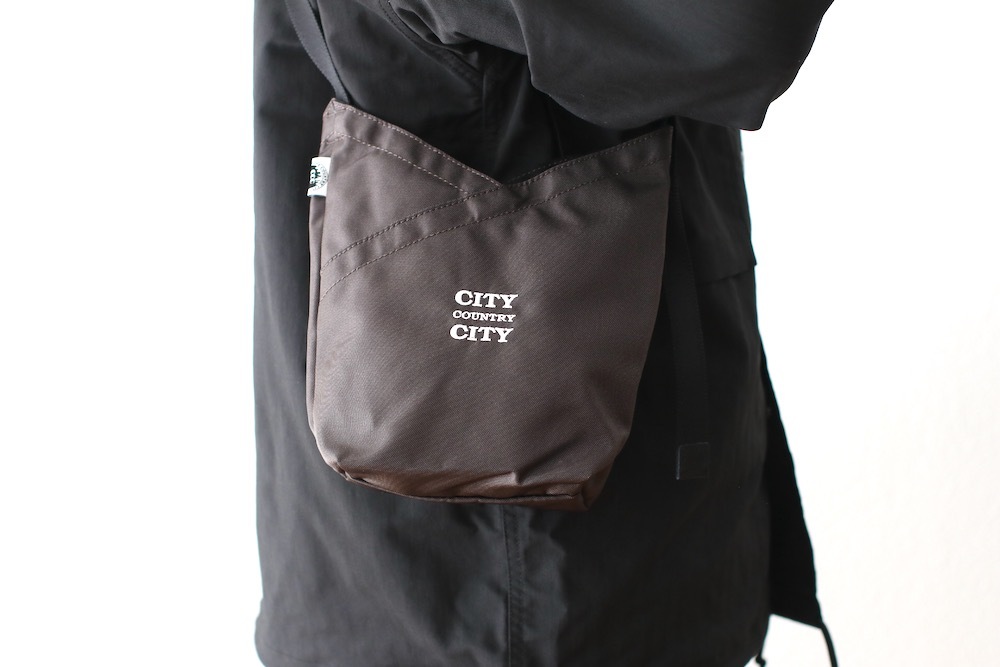 1月31日倉庫一掃セールアーボック ★ 第1弾基本拡張パック 099/128 豊岡工房 牛革使い スマホが触れるショルダー | ABCミッケ｜【公式