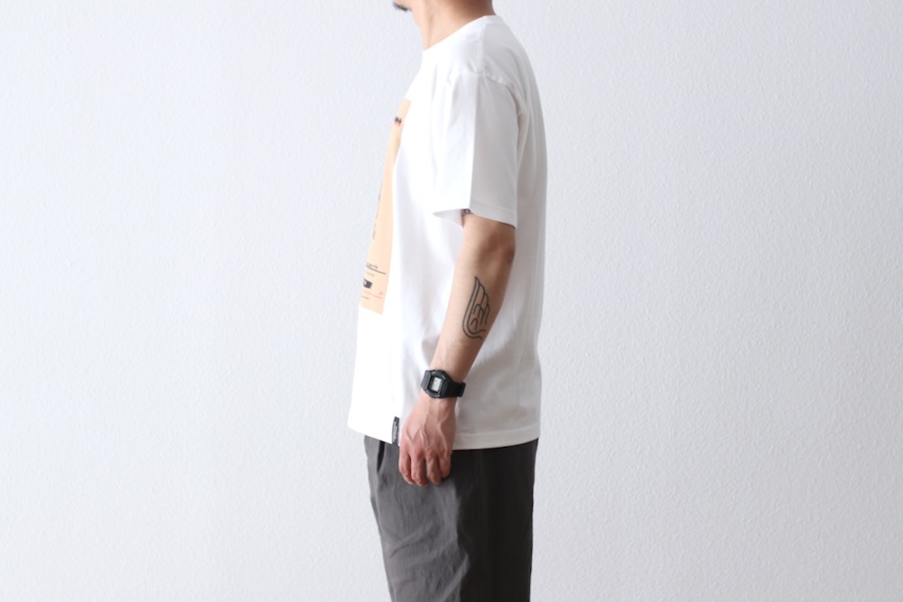 MOUNTAIN RESEARCH(�ޥ���ƥ�ꥵ����) "Title Tee"