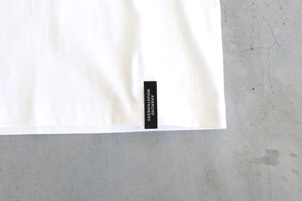 MOUNTAIN RESEARCH(�ޥ���ƥ�ꥵ����) "Title Tee"