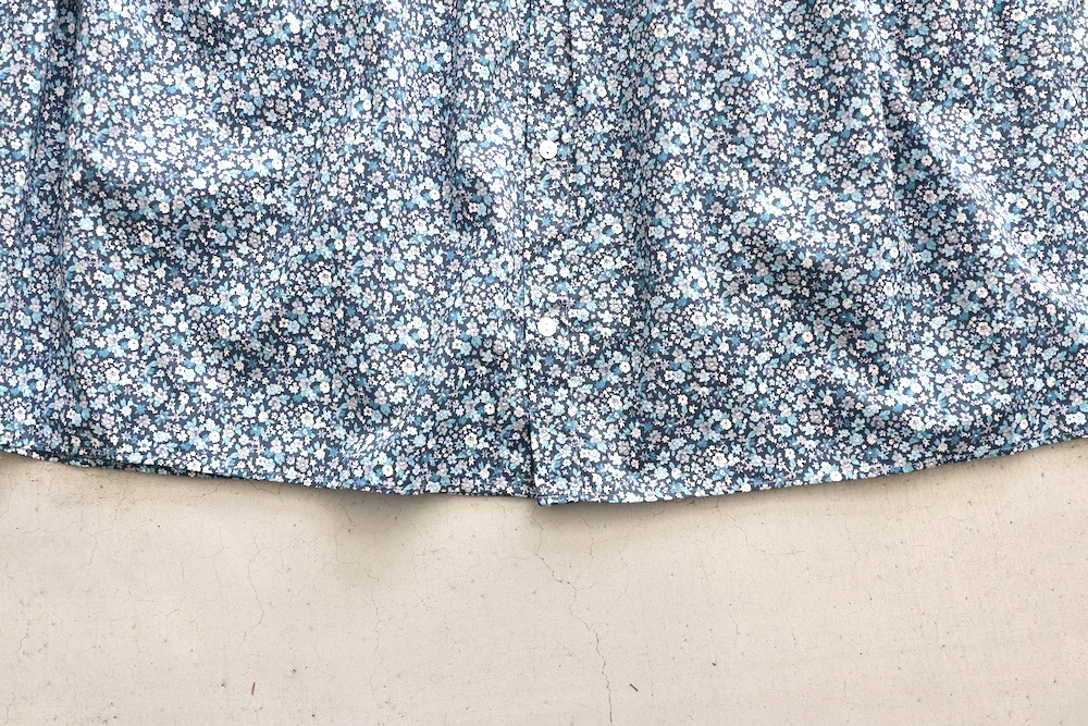 ��WOMEN'S��TOUJOURS�ʥȥ����塼�ˡ�Pleated Sleeveless Long Shirt - LIBERTY BLUE FLOWER PRINT COTTON CLOTH"