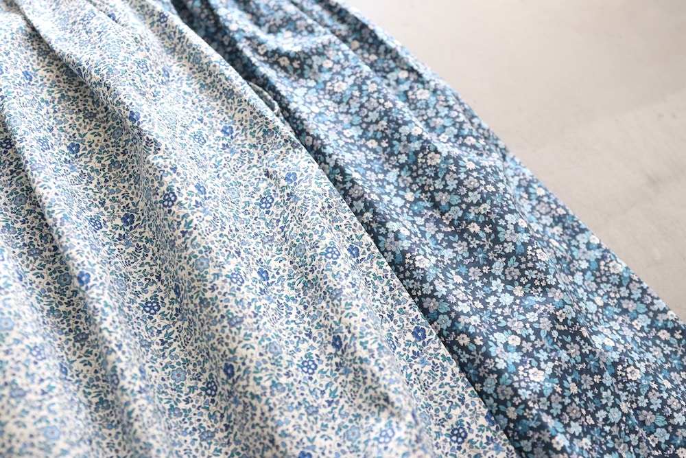 ��WOMEN'S��TOUJOURS�ʥȥ����塼�ˡ�Pleated Sleeveless Long Shirt - LIBERTY BLUE FLOWER PRINT COTTON CLOTH"