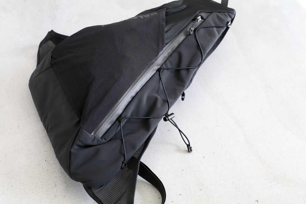 SALOMON(�������) "ADV CROSS BODY BAG BLACK"