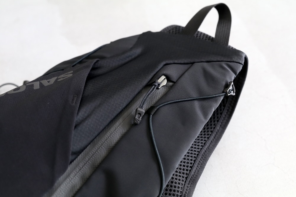 SALOMON(�������) "ADV CROSS BODY BAG BLACK"