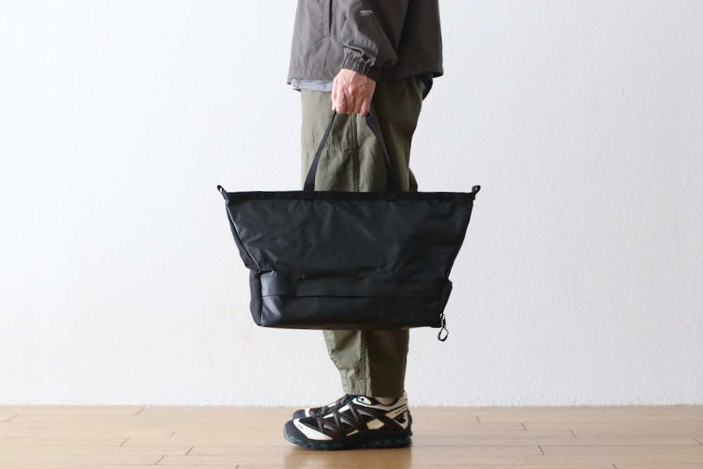 ��1.29 0:00 Release��SALOMON(�������) "EXTENDED TOTEBAG BLACK"