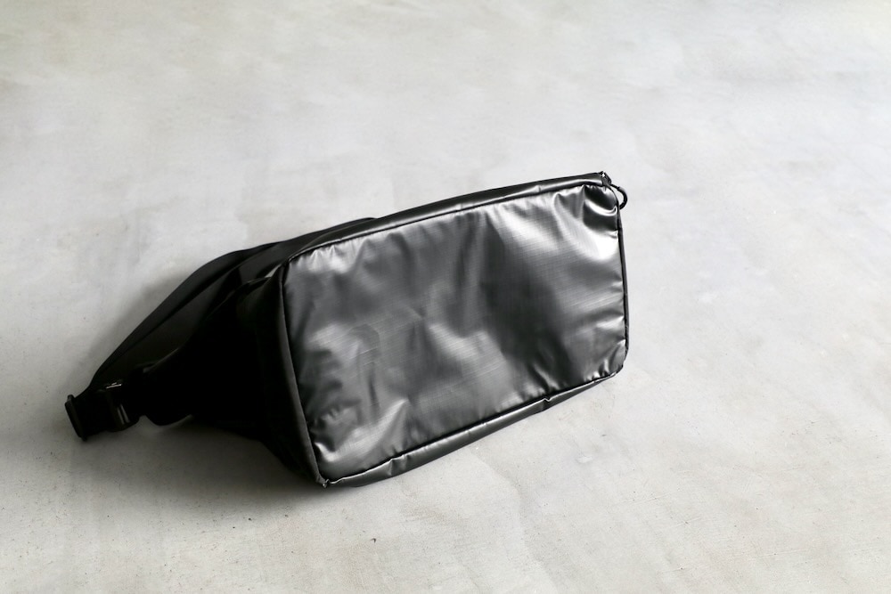 ��1.29 0:00 Release��SALOMON(�������) "EXTENDED TOTEBAG BLACK"