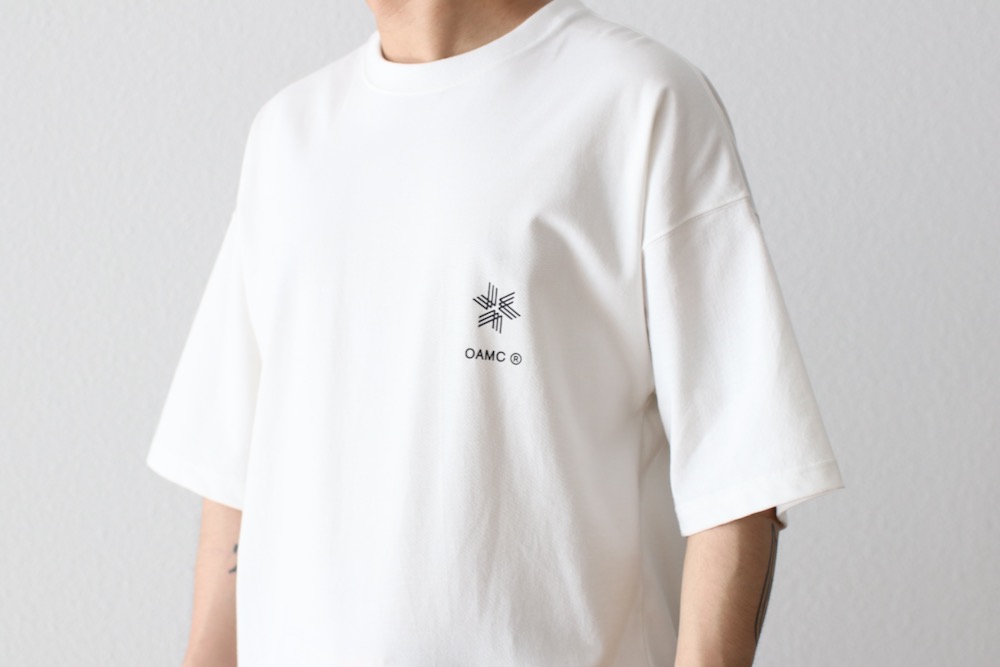 トップス OAMC Goldwin T-shirt Goldwin OAMC Goldwin T-shirt / ゴールドウィン OAMC ゴールド