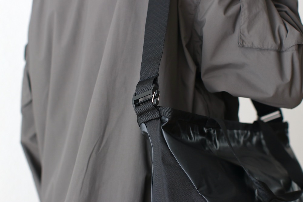 SALOMON(�������) "EXTENDED TOTEBAG SMALL BLACK"