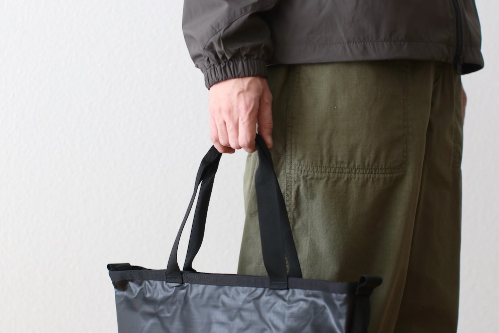 SALOMON(�������) "EXTENDED TOTEBAG SMALL BLACK"