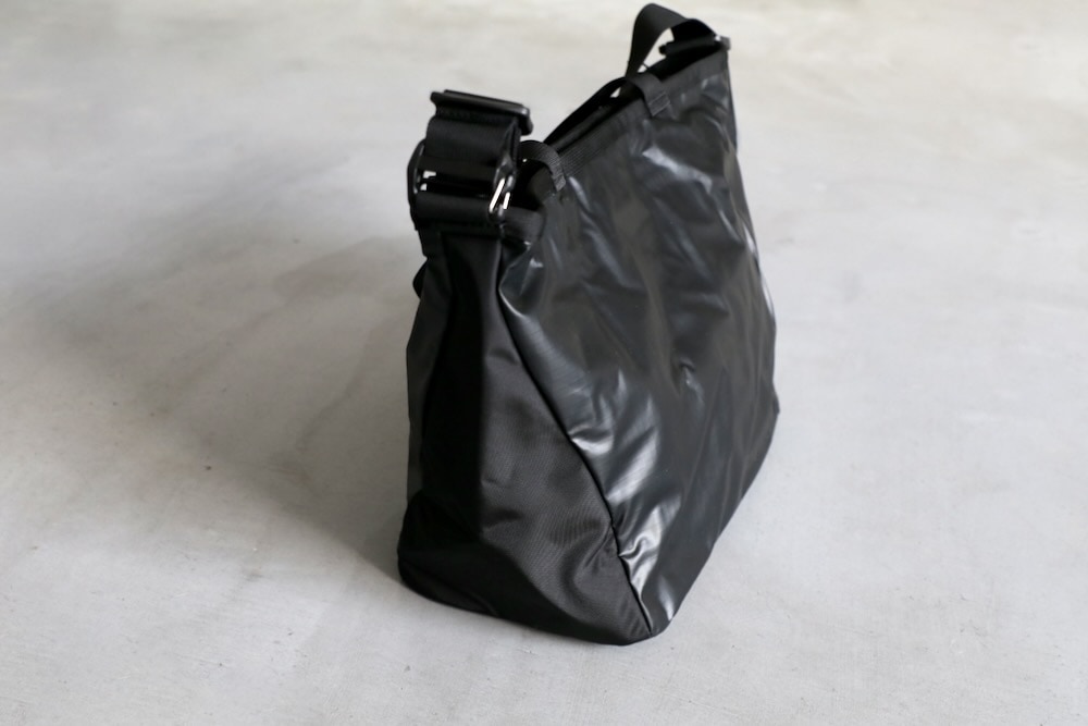 SALOMON(�������) "EXTENDED TOTEBAG SMALL BLACK"