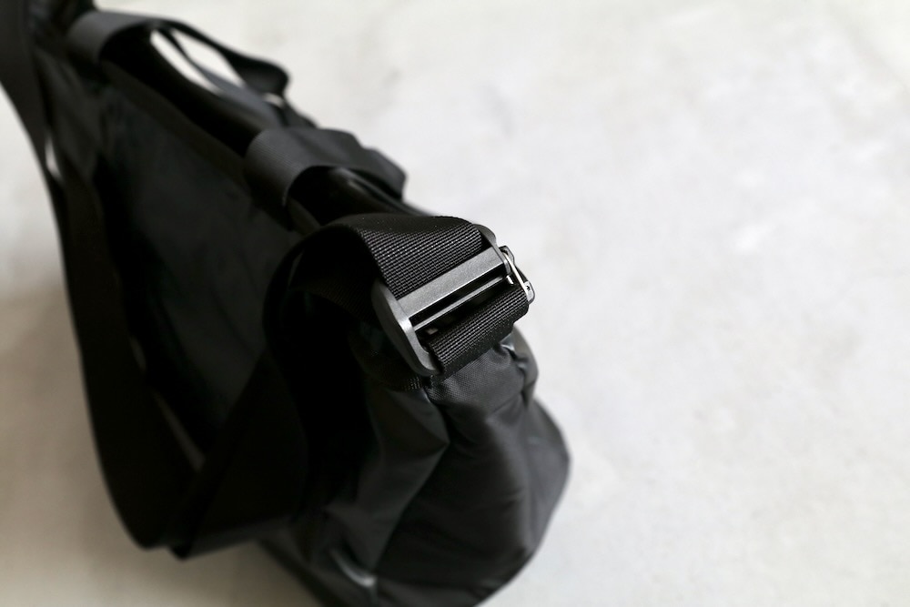 SALOMON(�������) "EXTENDED TOTEBAG SMALL BLACK"