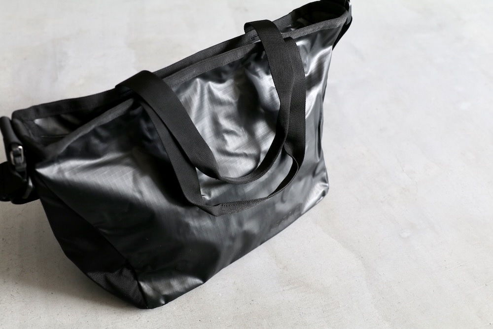SALOMON(�������) "EXTENDED TOTEBAG SMALL BLACK"