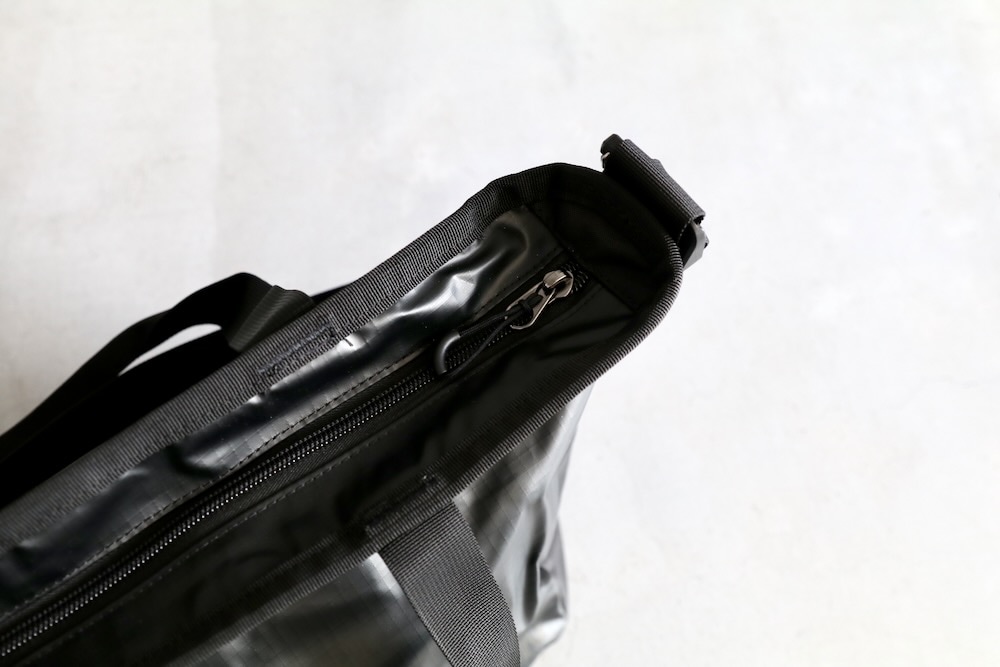 SALOMON(�������) "EXTENDED TOTEBAG SMALL BLACK"