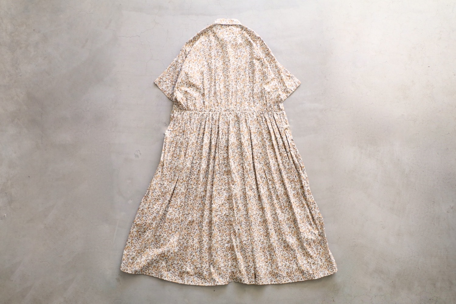 ��WOMEN'S��TOUJOURS�ʥȥ����塼�ˡ�Short Sleeve Classic Gathered Dress -LIBERTY BERRY FLOWER PRINT COTTON CLOTH-��