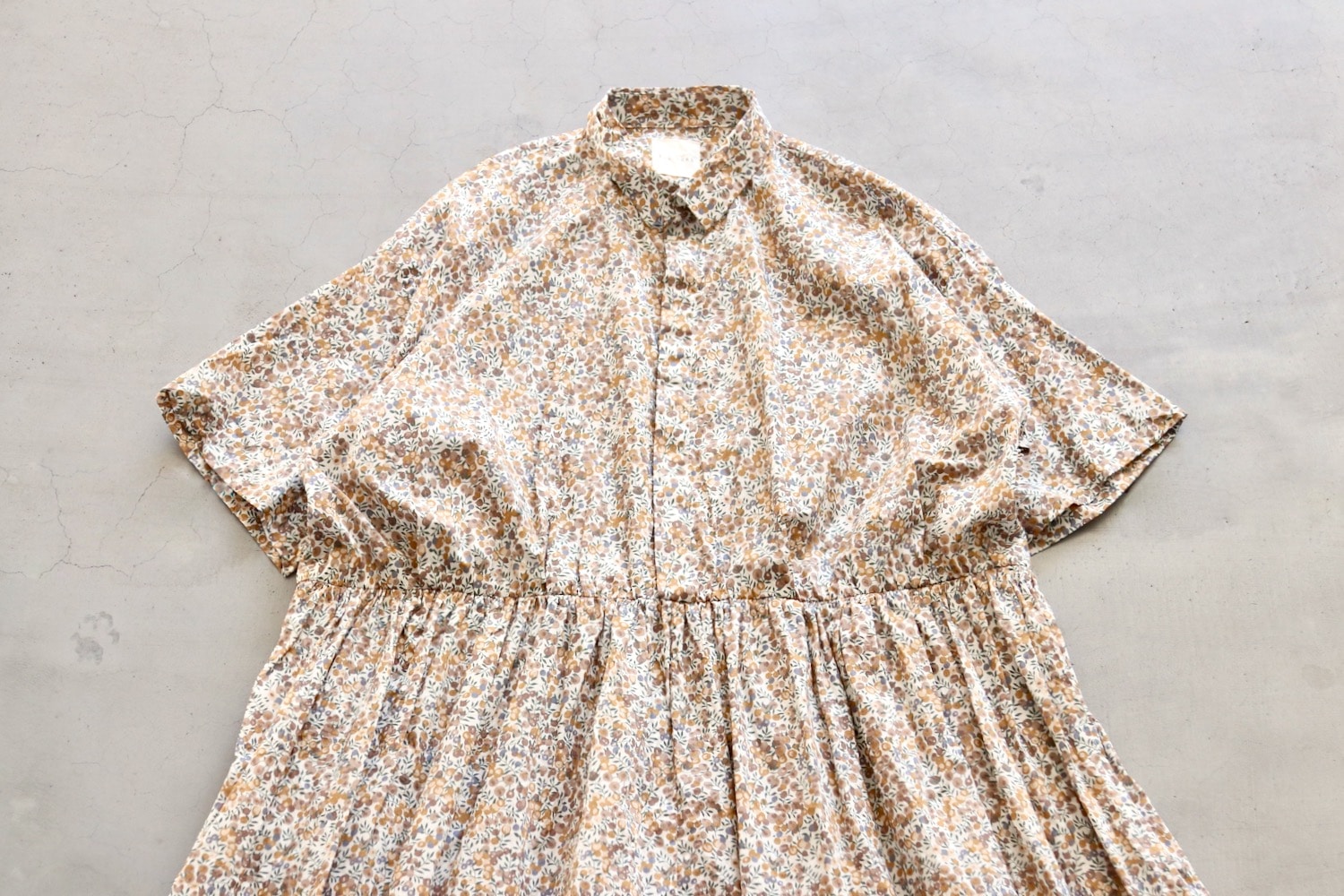 ��WOMEN'S��TOUJOURS�ʥȥ����塼�ˡ�Short Sleeve Classic Gathered Dress -LIBERTY BERRY FLOWER PRINT COTTON CLOTH-��