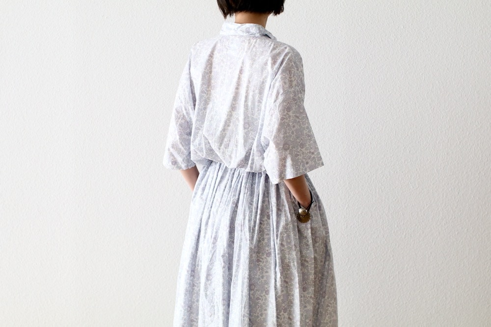 ��WOMEN'S��TOUJOURS�ʥȥ����塼�ˡ�Short Sleeve Classic Gathered Dress -LIBERTY GRAY FLOWER PRINT COTTON CLOTH-��