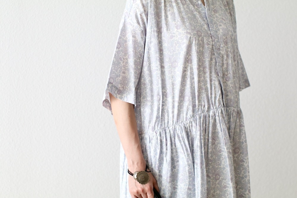 ��WOMEN'S��TOUJOURS�ʥȥ����塼�ˡ�Short Sleeve Classic Gathered Dress -LIBERTY GRAY FLOWER PRINT COTTON CLOTH-��