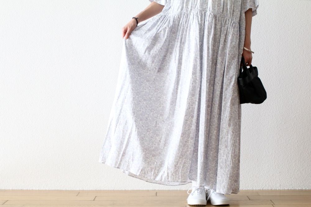��WOMEN'S��TOUJOURS�ʥȥ����塼�ˡ�Short Sleeve Classic Gathered Dress -LIBERTY GRAY FLOWER PRINT COTTON CLOTH-��
