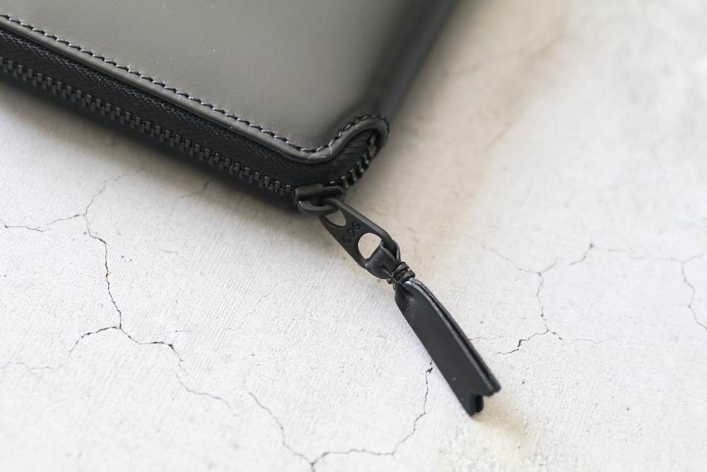 Wallet COMME des GARCONS (������å� ����ǥ���륽��) "����ޤ�ZIP���� - VERY BLACK LEATHER LINE - 8Z-I021-051"