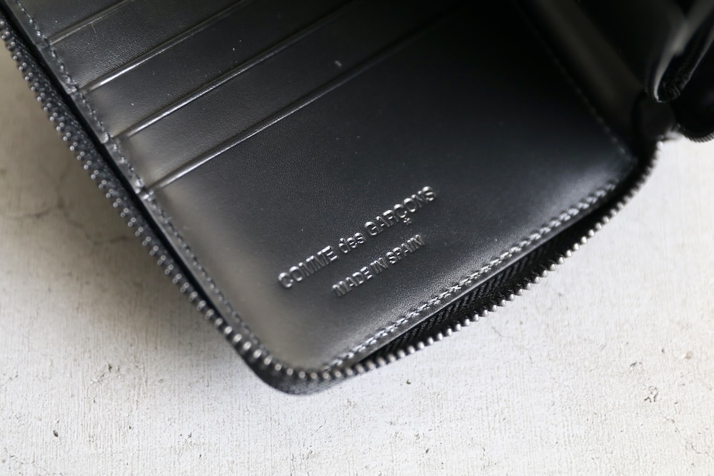 Wallet COMME des GARCONS (������å� ����ǥ���륽��) "����ޤ�ZIP���� - VERY BLACK LEATHER LINE - 8Z-I021-051"