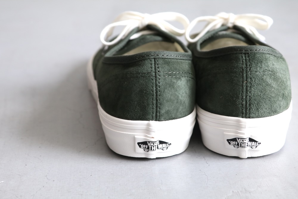 unisexVANS() "Authentic Pig Suede"