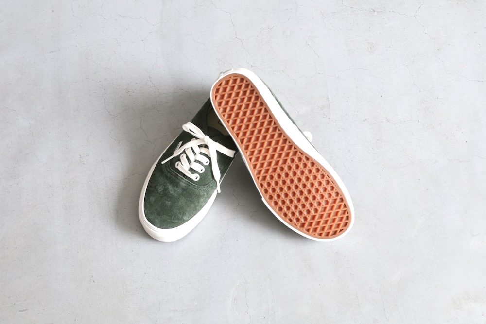 unisexVANS() "Authentic Pig Suede"