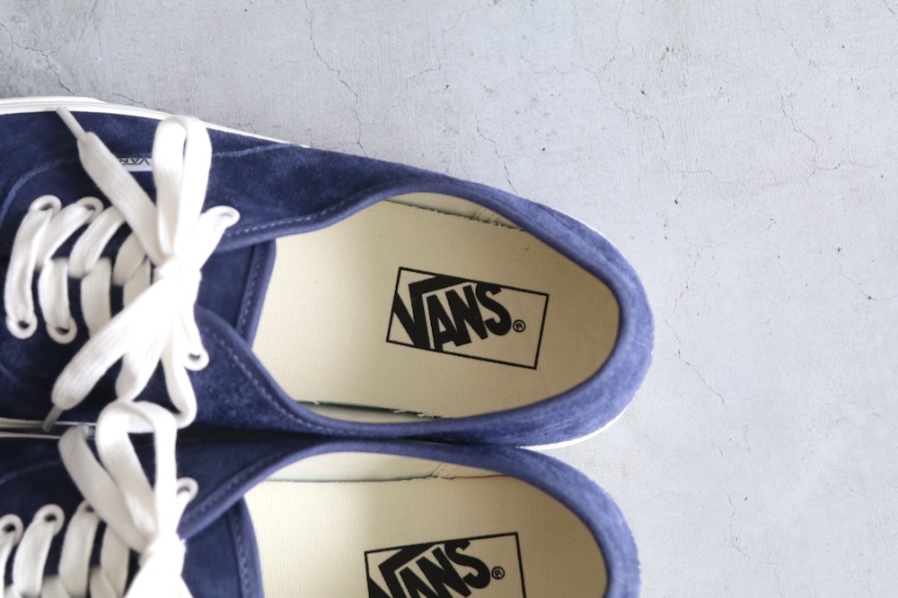 unisexVANS() "Authentic Pig Suede"