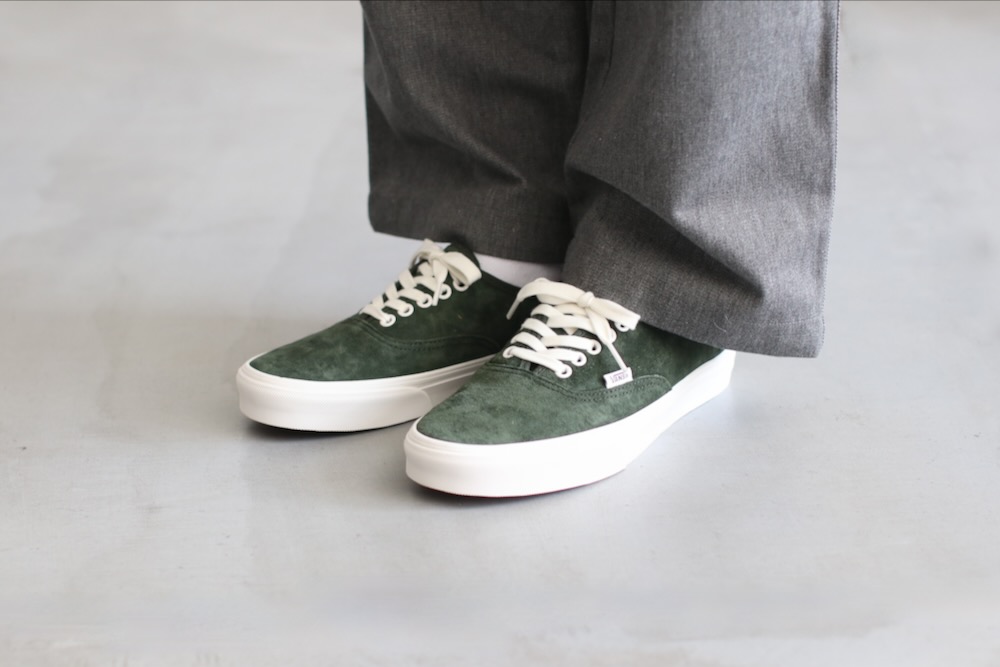 unisexVANS() "Authentic Pig Suede"