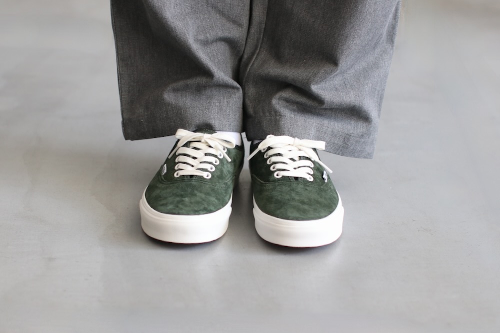 unisexVANS() "Authentic Pig Suede"