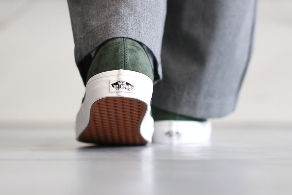 unisexVANS() "Authentic Pig Suede"