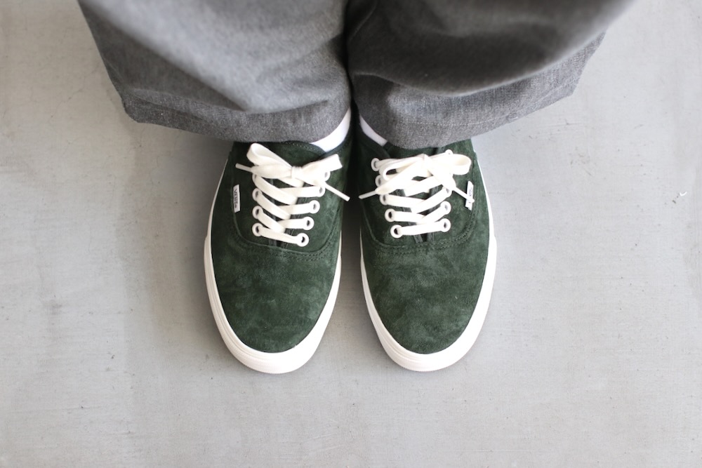 unisexVANS() "Authentic Pig Suede"
